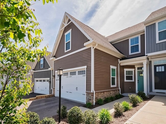 Photo - 117 Melinda Ct Townhome