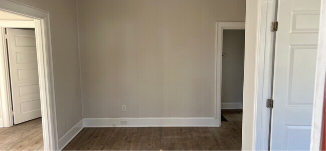 Foto del edificio - 1205 Tunnel Blvd