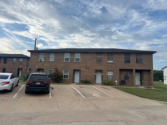 Building Photo - 8110 Foxfire Ln