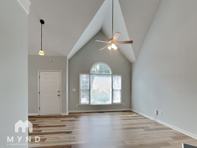 Building Photo - 1937 Indianwood Ct