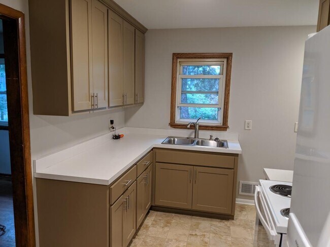 Foto del edificio - 6014 W 39th St