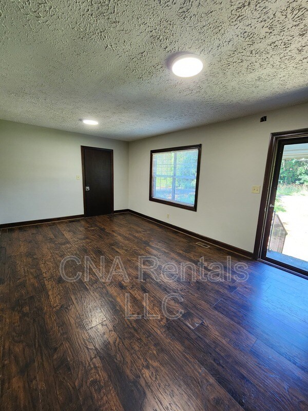 Photo - 104 E Acres Dr SE Apartment