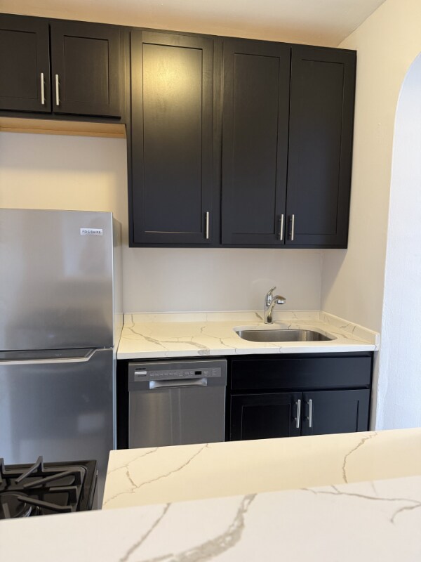 Foto del edificio - 2351 W Wilson Ave