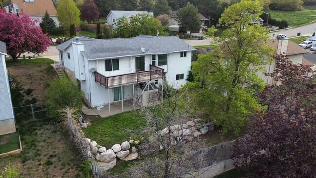 Building Photo - 3 bdrm 2.5 bth Home 2 Car Garage-Dog Friendly
