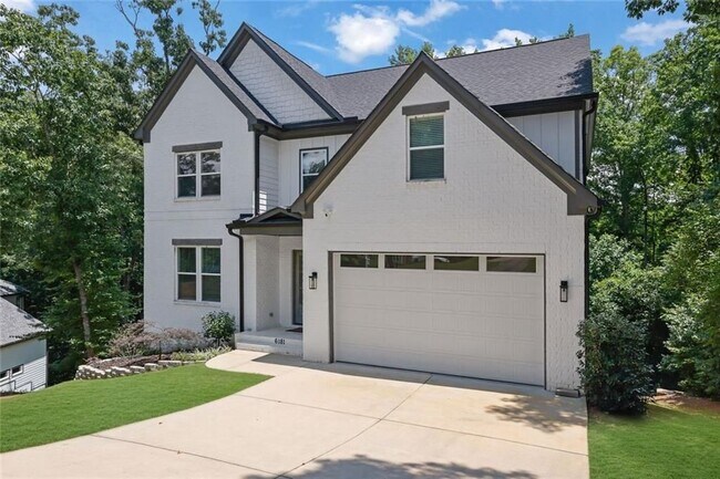 Building Photo - 6181 Shoreland Cir