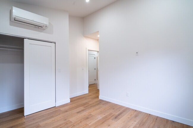 Building Photo - 3038 Beech St