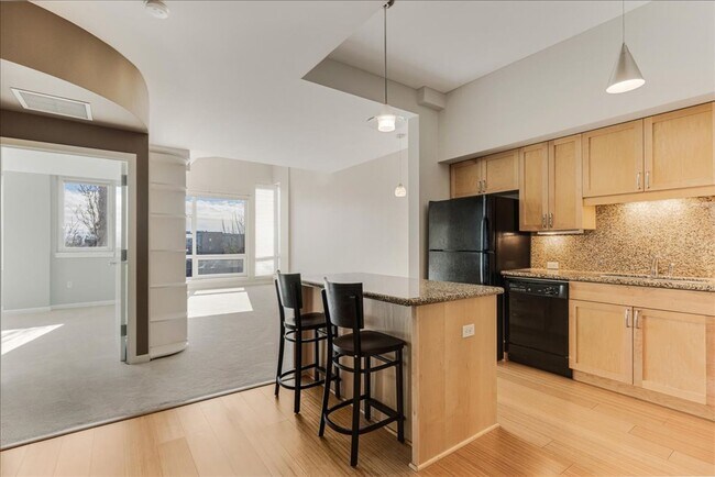 Photo - Spacious + secure 1/1 condo with a bonus r...