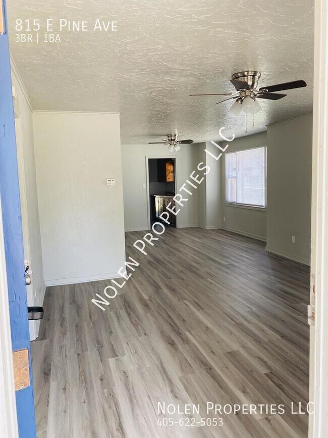 Foto del edificio - 815 E Pine Ave