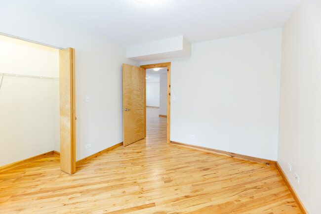 Dormitorio 2 - 1118-28 E. Hyde Park Blvd.