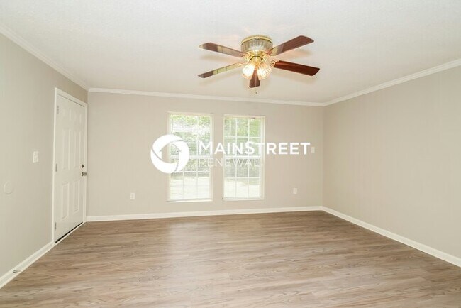 Foto del edificio - 3 Bedroom Pet-Friendly Home in Bessemer, AL with Main Street Renewal