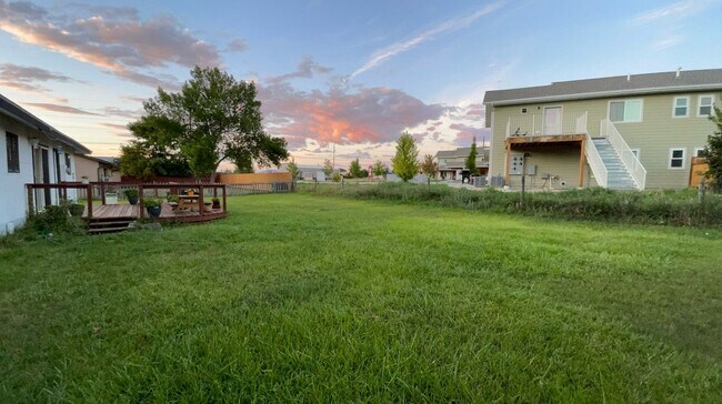 Foto del edificio - 108 Winslett Ave