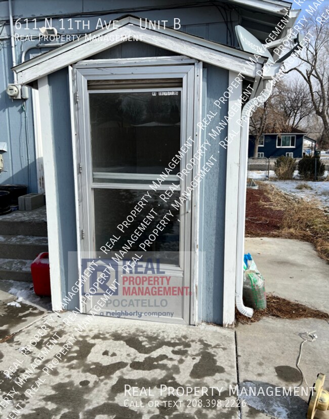 Building Photo - 611 N 11th Ave