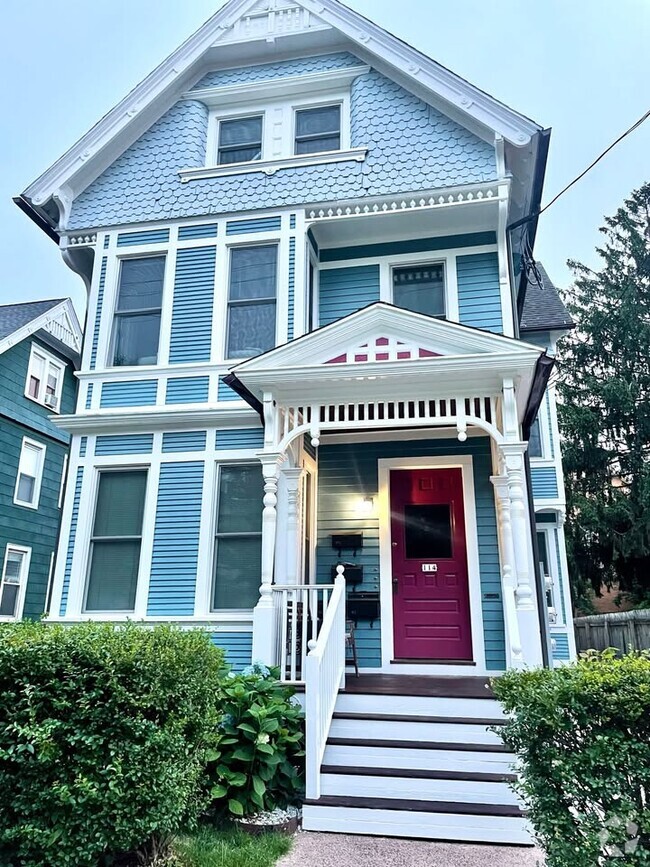 Building Photo - 114 Lawrence St
