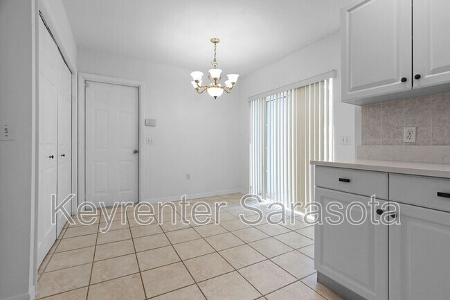 Foto del edificio - 4561 Hidden View Pl