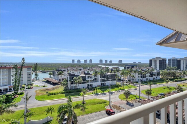 Foto del edificio - 25900 Hickory Blvd