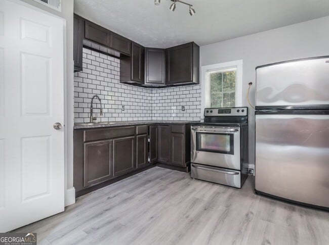 Building Photo - 511 Gresham Park Dr