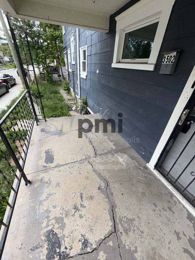 Foto del edificio - 3502 N Kenwood Ave