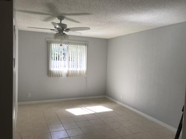 bedroom - 257 S Cypress Rd