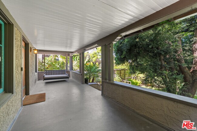 Foto del edificio - 1650 Maltman Ave