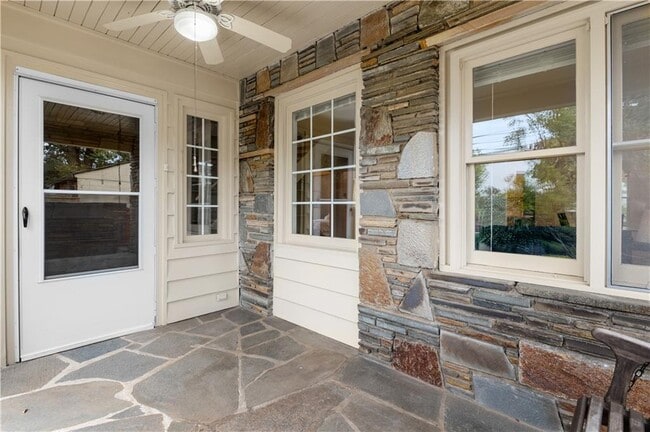 Building Photo - 2035 Manchester St NE