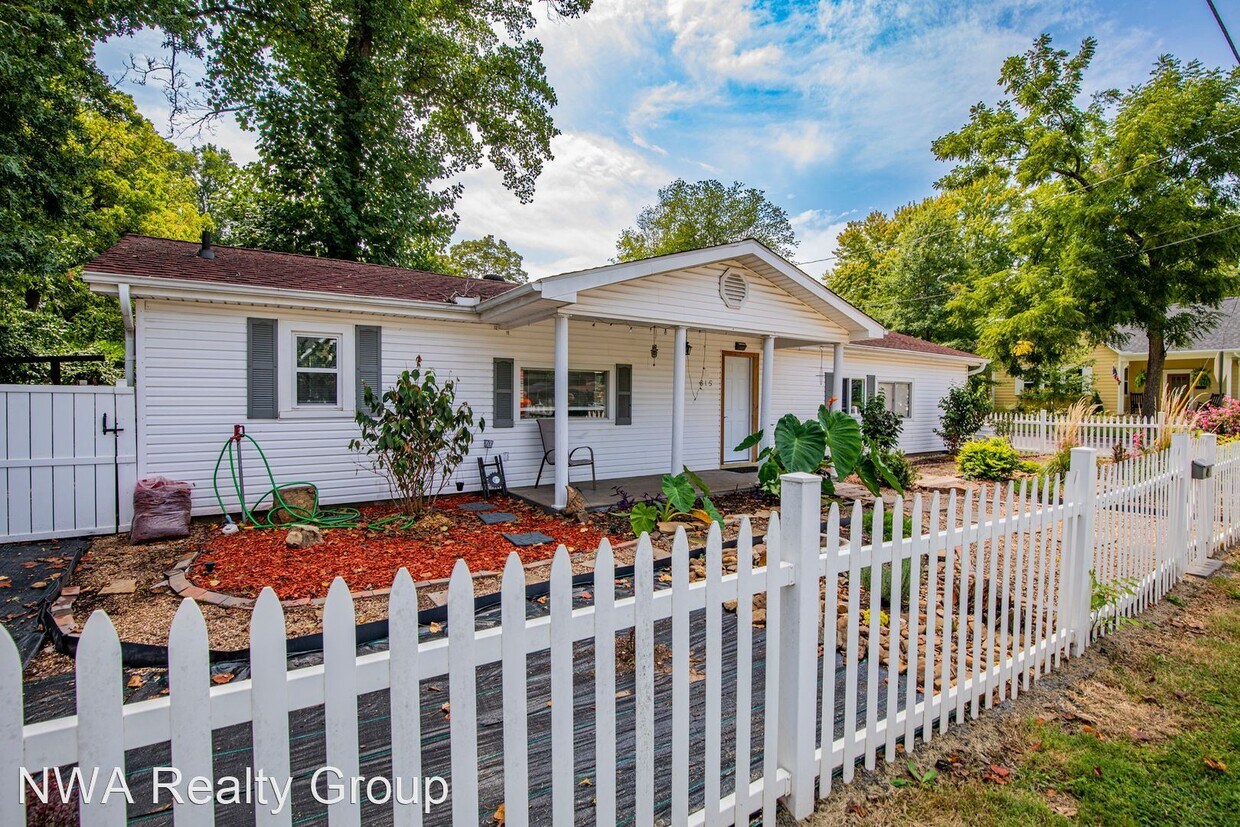 Primary Photo - 1 br, 1 bath House - 615 NW 2nd Street