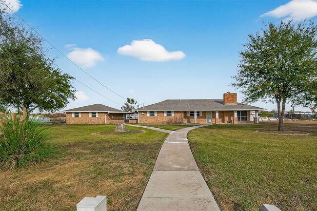 Foto del edificio - 10645 Oak Brook Dr