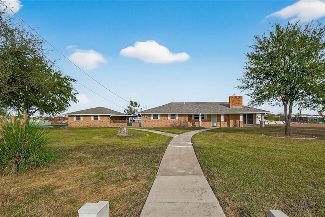 Photo - 10645 Oak Brook Dr House