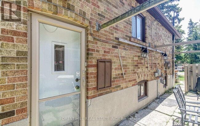 Building Photo - 32 Laurelcrest Ave
