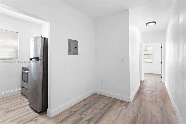 Foto del edificio - 420 NW S River Dr