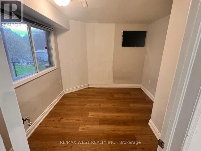 Building Photo - 82 Woodcroft Ln