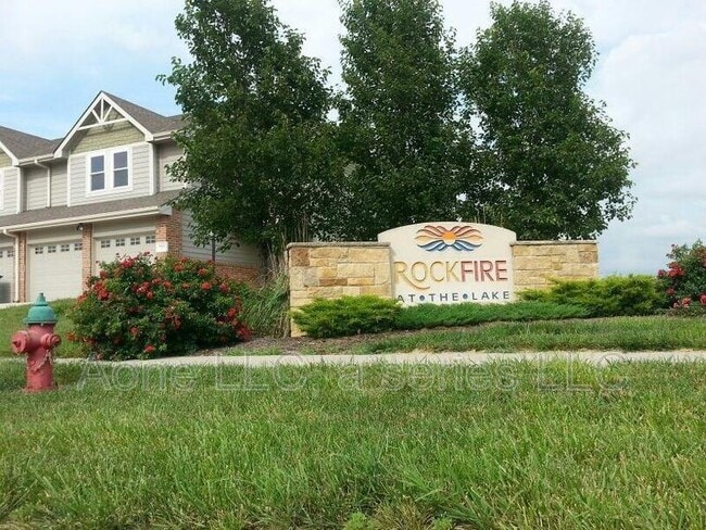 Building Photo - 4430 SE Oak Bend Dr