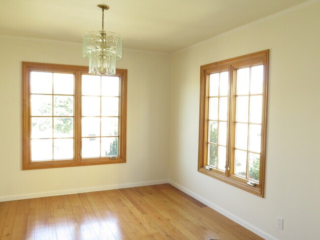 Dining Room - 3119 Turk Blvd