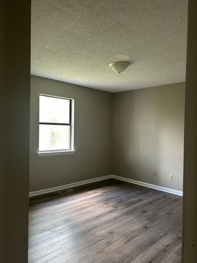Building Photo - Duplex in Rossville GA