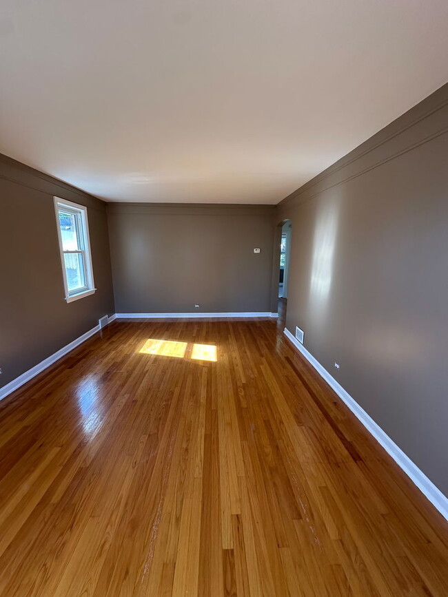 Building Photo - 208 27th Ave