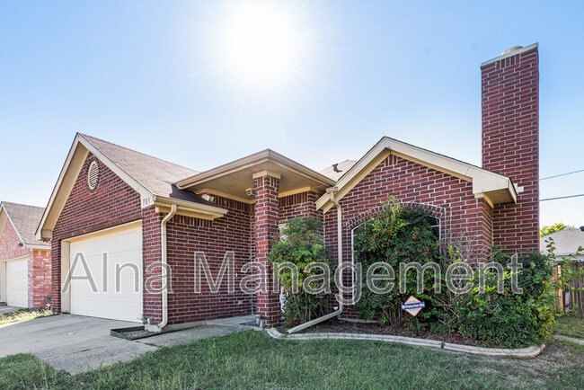 Building Photo - 705 Nelson Dr