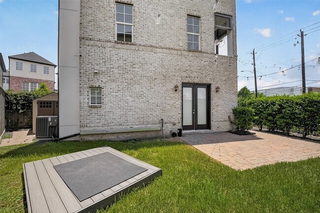 Foto del edificio - 2703 Dolce Oaks Dr