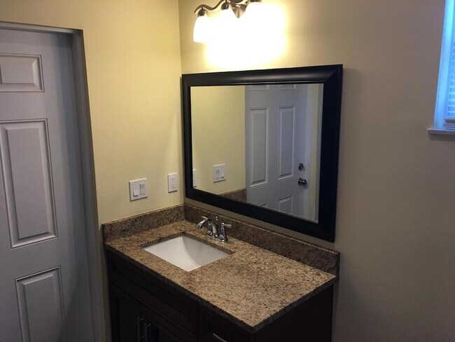 Foto del edificio - 5866 NW Mesa Cir