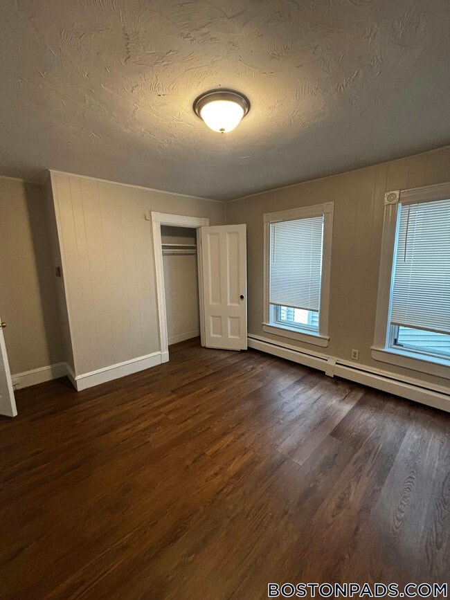 Building Photo - 45 Sturbridge St