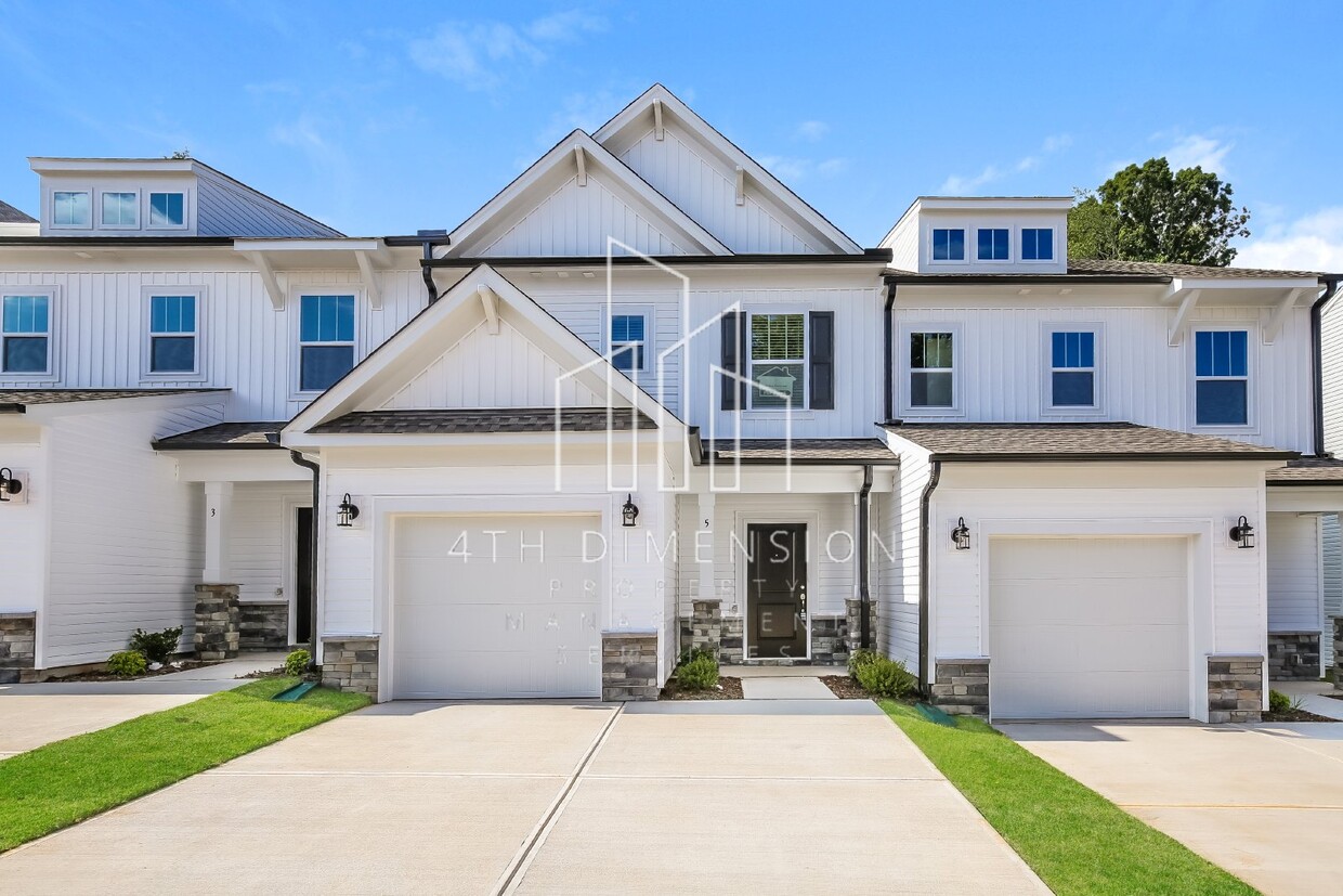 5 Saltford Ln, Greensboro, NC 27455 Room for Rent in Greensboro, NC