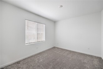 Building Photo - 11804 Waterbird Ave