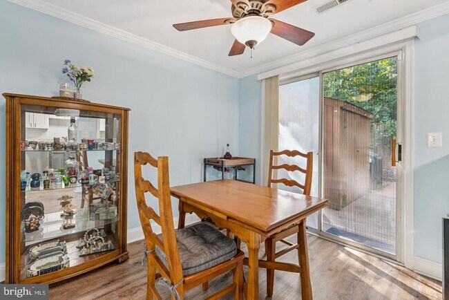 Foto del edificio - 33 Devon Ct