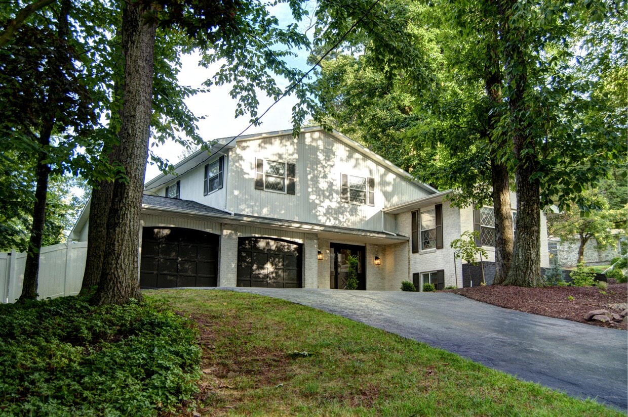 Primary Photo - 71 Woodland Ave