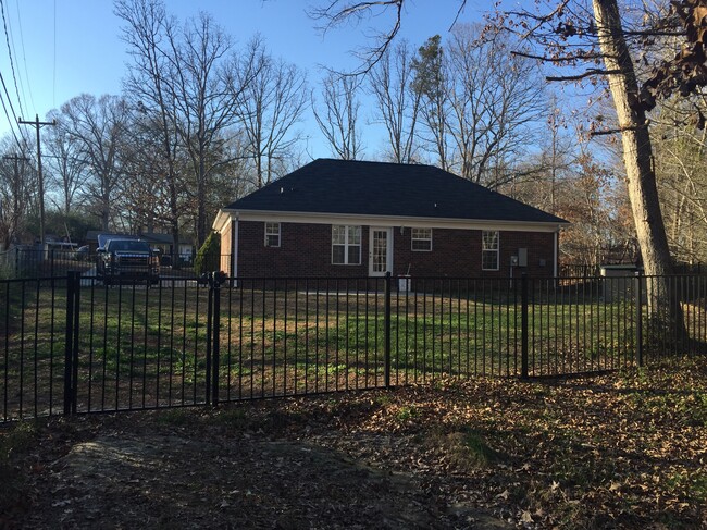 Private Fenced Backyard - 302 Meadowbrook Drive