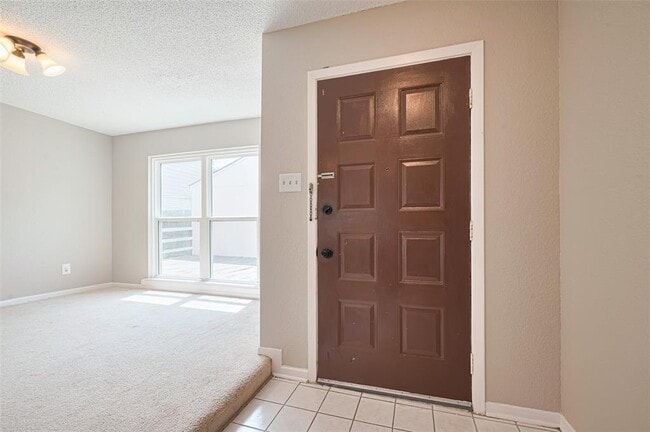 Building Photo - 6822 Stonewater