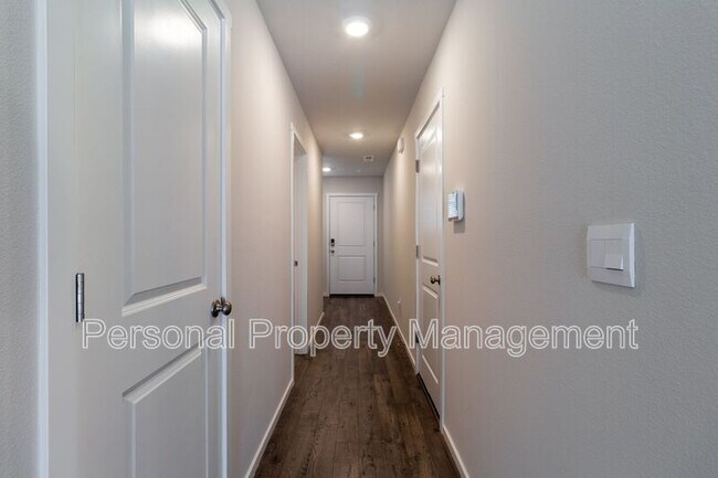 Photo - 10418 NE 121st Ave Townhome