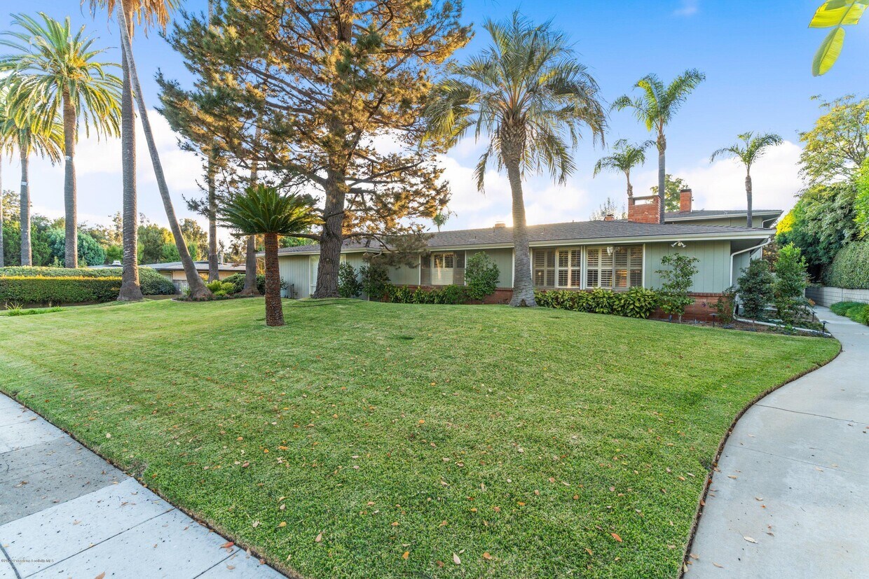 Primary Photo - 453 S Orange Grove Blvd