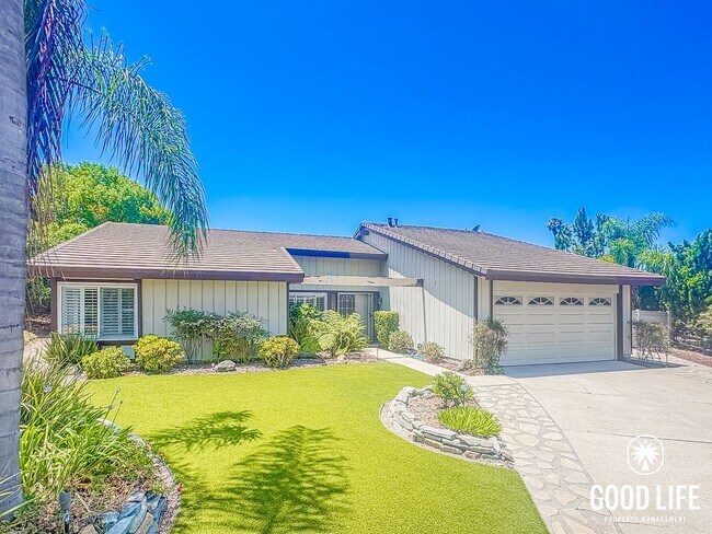 Foto del edificio - Spacious 3BD/2BA Home in Rancho Bernardo with Large Backyard w/ Garden Beds & 2-Car Garage