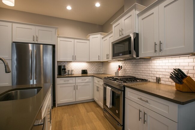 Building Photo - 3600 Central Ave SE