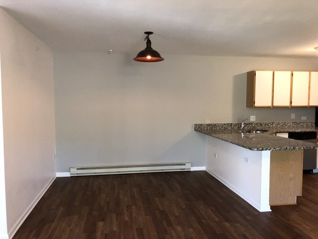 Building Photo - 1498 W Sand Bar Ct