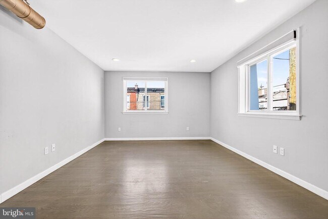 Foto del edificio - 2579 Memphis St